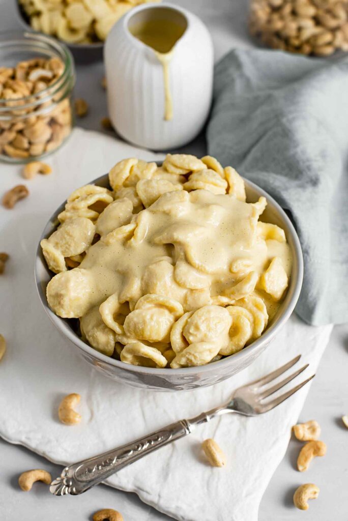 The Easy Vegan Mac 'N' Cheese Sauce You'll Crave • Tasty Thrifty Timely